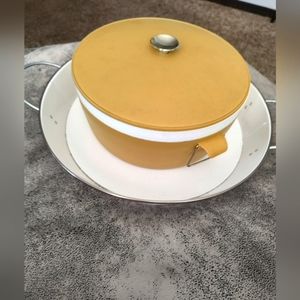 Vintage/Retro Olympian therm-o-ware bucket with lid